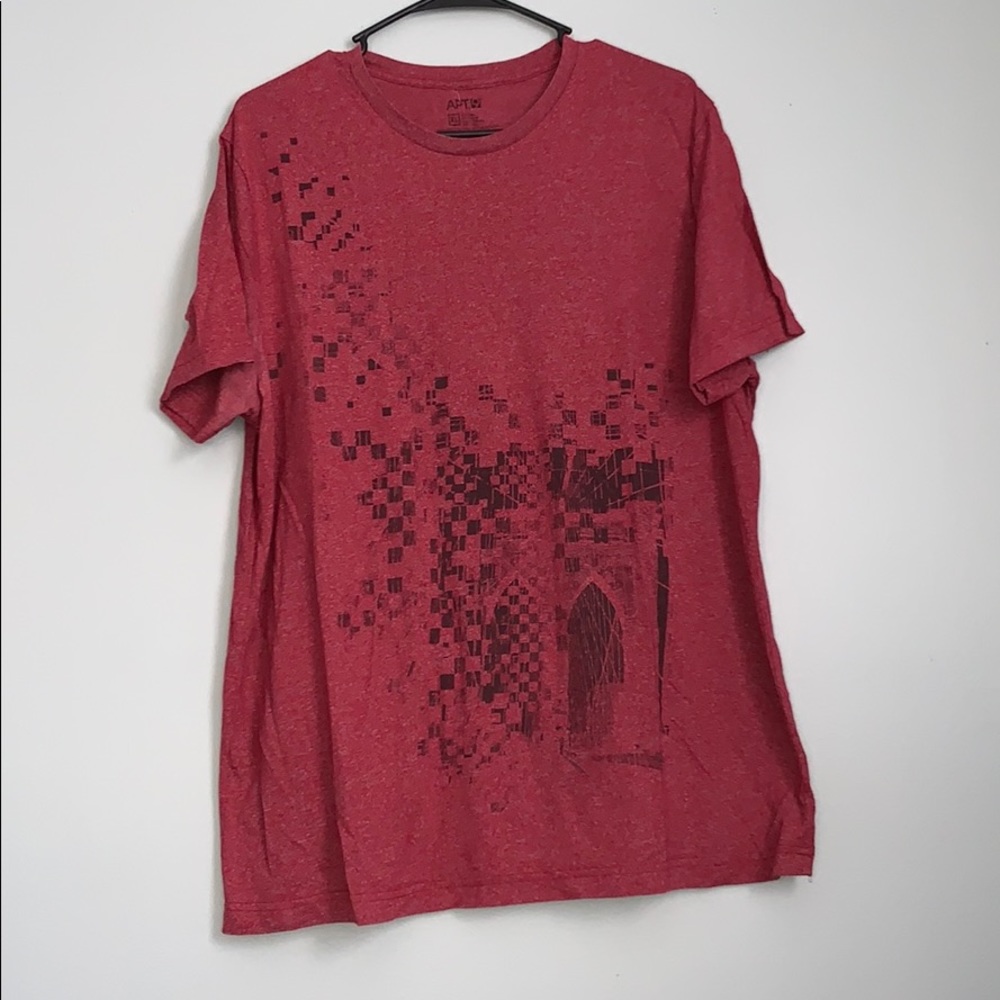 Graphic tee